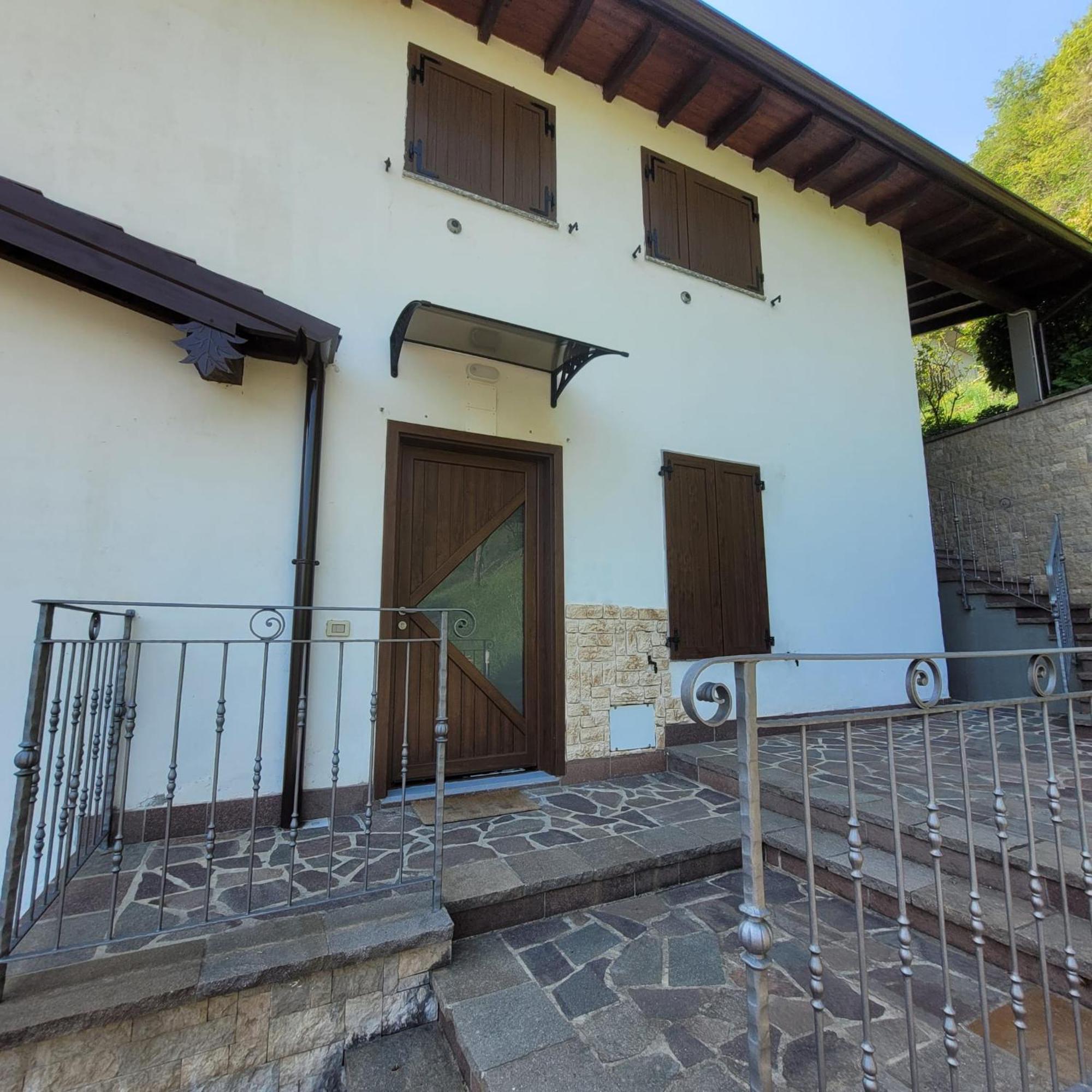 Villa Dall'Angelo Suite Mountain Lake Endine Hospitality إندين جياناو المظهر الخارجي الصورة